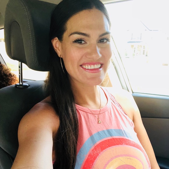 Meet your Posher, Kelly - Picture 2 of 4